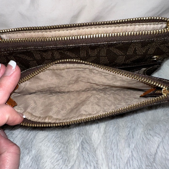 Michael Kors Fulton Monogramed Cross Body Purse - Picture 6 of 11